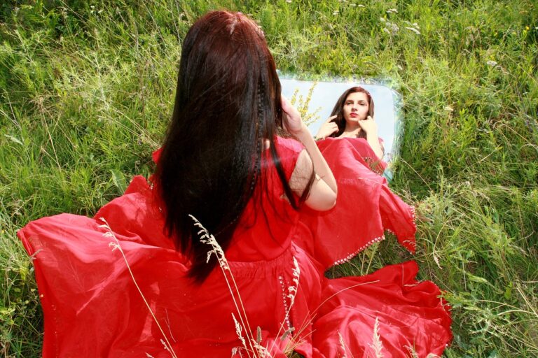 Girl’s Best Friend, Mirror