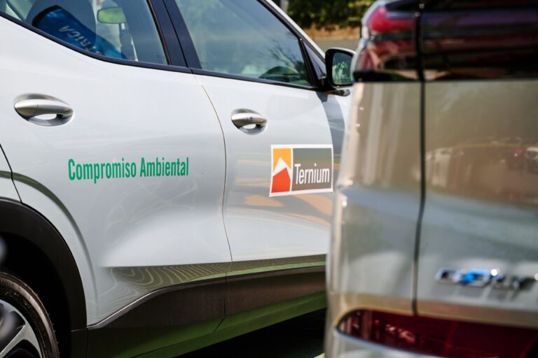 Con vehículos eléctricos y puntos de recarga, Ternium avanza en electromovilidad