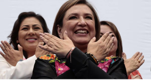 Xóchitl Gálvez se registra como precandidata a la Presidencia por el partido Frente Amplio por México