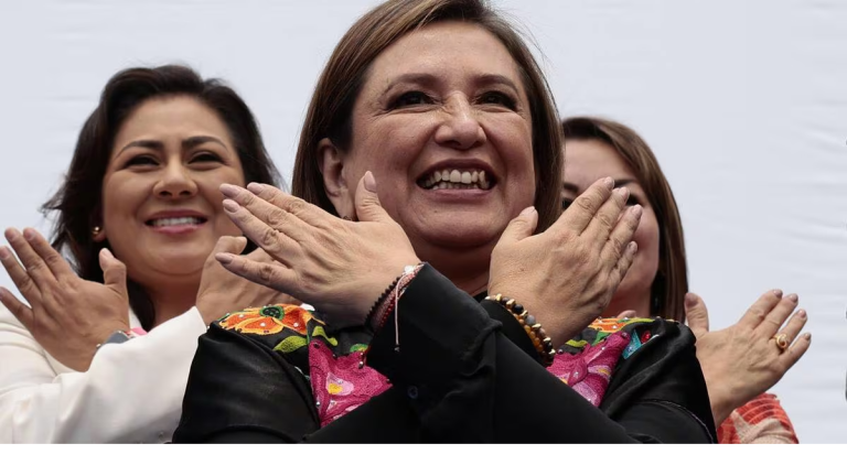 Xóchitl Gálvez se registra como precandidata a la Presidencia por el partido Frente Amplio por México