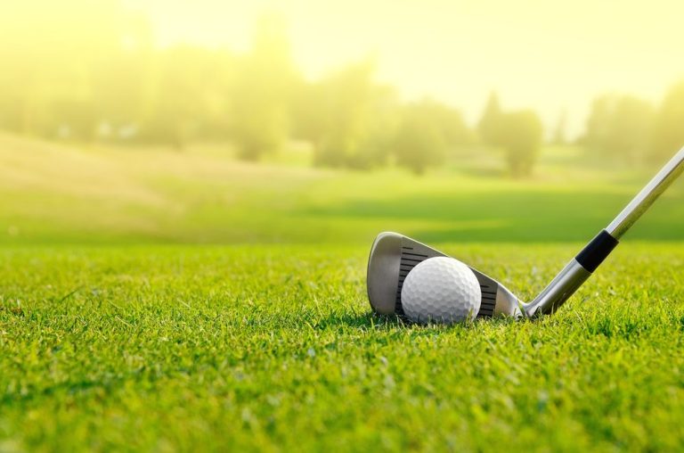 Mayor eficiencia para campos de golf con pasto sintético