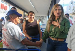 Reconoce Lili Campos trabajo de tricicleros