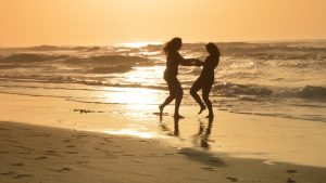 Radiografía del turismo LGBTQ+ y su impacto en estás vacaciones de Semana Santa en los destinos de playa
