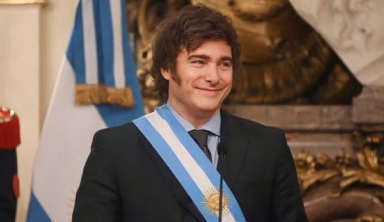 Milei despedirá a 70 mil empleados del gobierno argentino… pero serán 15 mil, por ahora