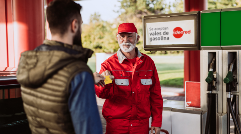 Cómo los vales de gasolina garantizan kilómetros exitosos, según Edenred