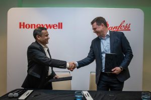 Danfoss Drives y Honeywell firman acuerdo de colaboración para reducir el tiempo de inactividad y costos