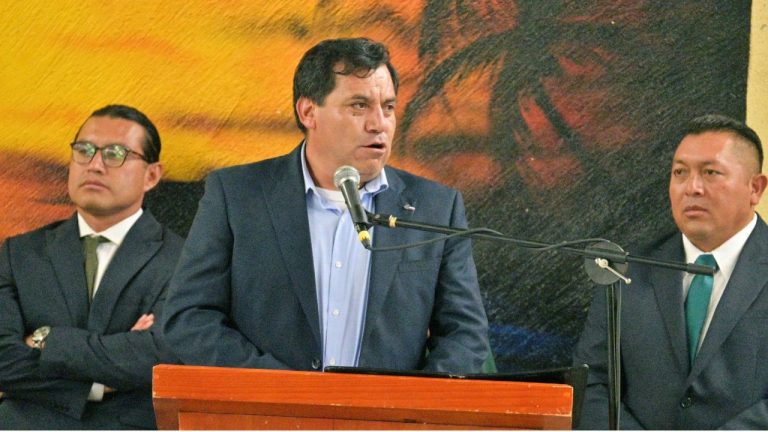 Atacan a alcalde de Palmar de Bravo, Puebla, durante celebración de XV años