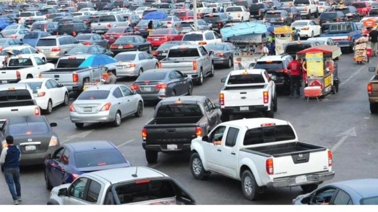 Caos en la frontera: Fallo de Microsoft retrasa cruces en la garita de San Ysidro