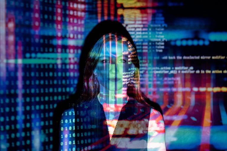 Las empresas que aplican IA generativa pueden esperar hasta un 25% más de ingresos: Accenture