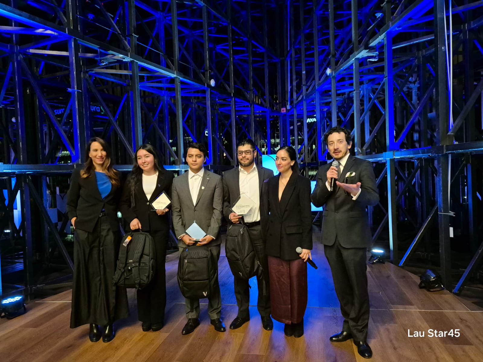 Ganadores del RETO ACTINVER son premiados en la Bolsa Mexicana de Valores