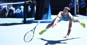 Alcaraz batalla ante Borges, pero consigue pase a octavos en Abierto de Australia