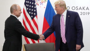Pese a críticas de Trump a Putin; Kremlin trabaja por la paz en Ucrania