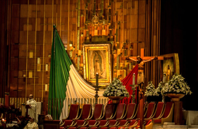 Misa en honor al Papa Francisco en la Basílica de Guadalupe; aquí la hora