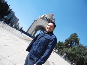 John Alcaraz: El Nuevo Talento Musical de Balada que Llega para Conquistar