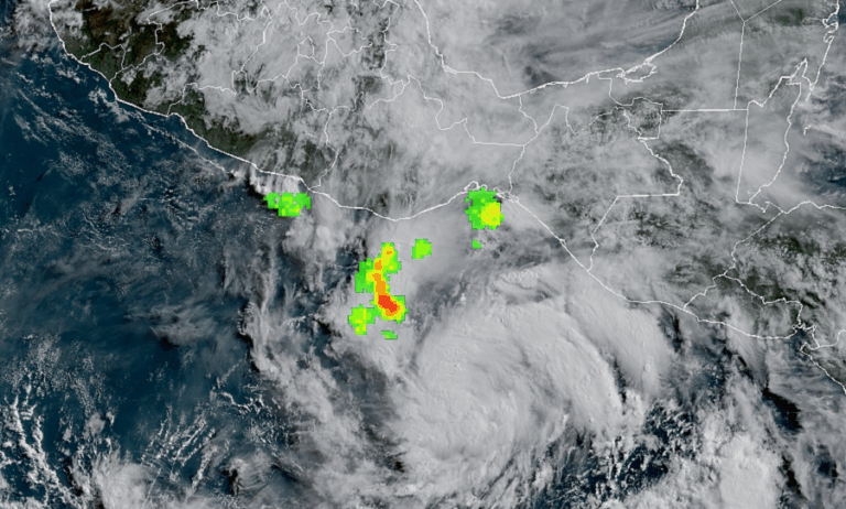 Tormenta tropical Erick agarra fuerza y chocará como huracán categoría 2 en México