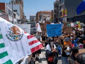 Protestas contra Trump: reportan decenas de personas detenidas tras ‘No Kings Day’