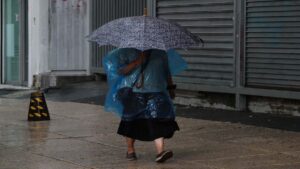 Huracán Flossie se debilitará gradualmente pero deja lluvias