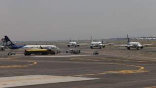 AICM suspende operaciones por segundo día consecutivo debido a fuertes lluvias