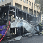 Autobús de transporte público se incendia en el Centro Histórico