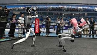 Comienzan “juegos olímpicos” de robots humanoides en China