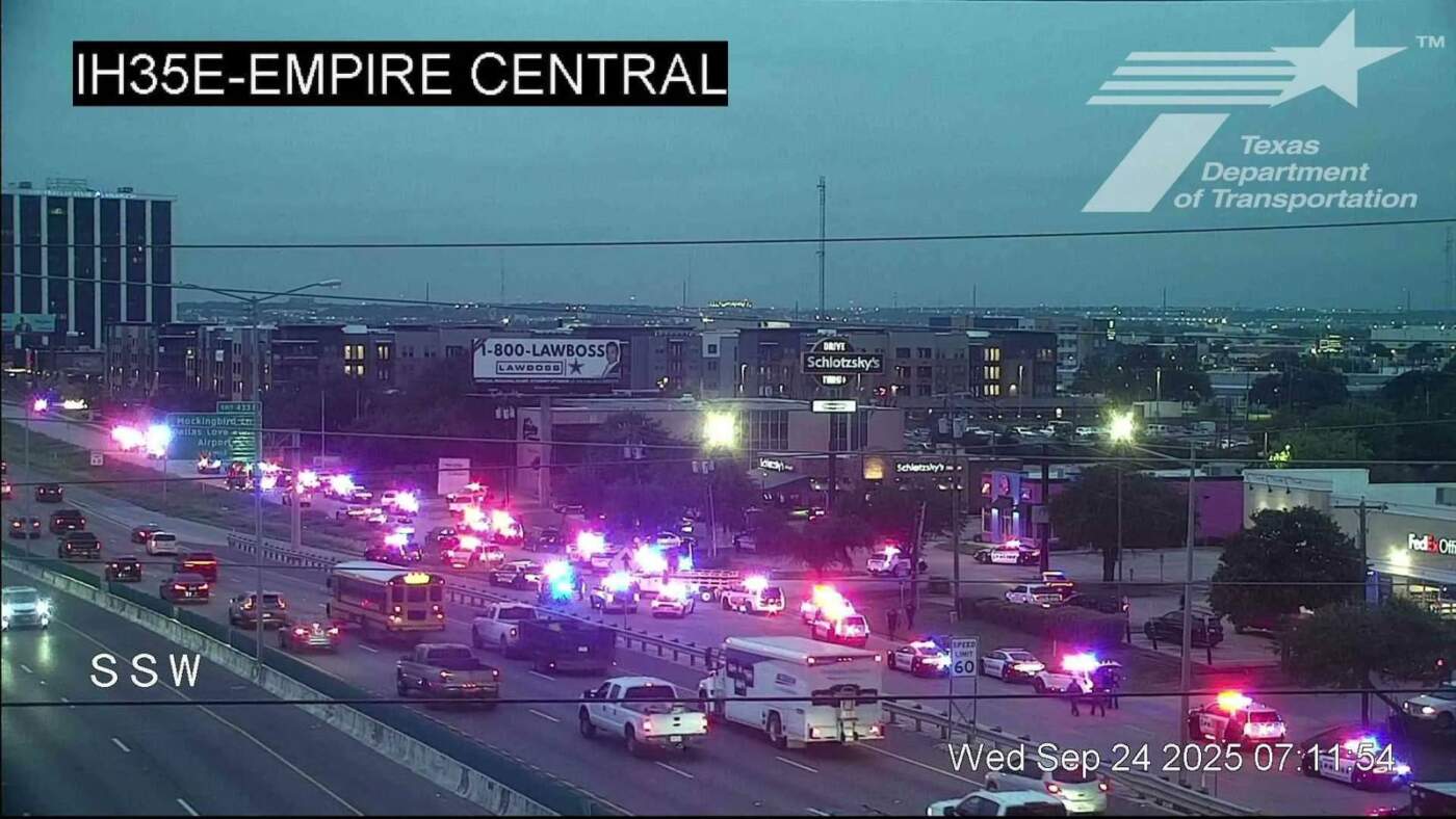 Reportan tiroteo en Centro de Detención de Dallas; hay muertos y heridos