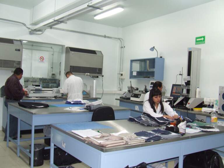 Industria y Gobierno refuerzan estrategia para consolidar al calzado mexicano en el mundo