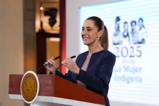 Se reduce gasto operativo, no beneficios: Sheinbaum sobre Paquete Económico 2026