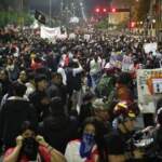 Perú declara estado de emergencia en Lima tras protesta que dejó un muerto y más de cien heridos