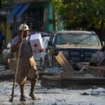 Van 79 muertos por lluvias en México; llegan a todas las comunidades incomunicadas