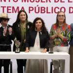 Clara Brugada recibe premio Mujer de la Década