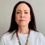 Por lucha democrática en Venezuela, dan Nobel de la Paz a Machado