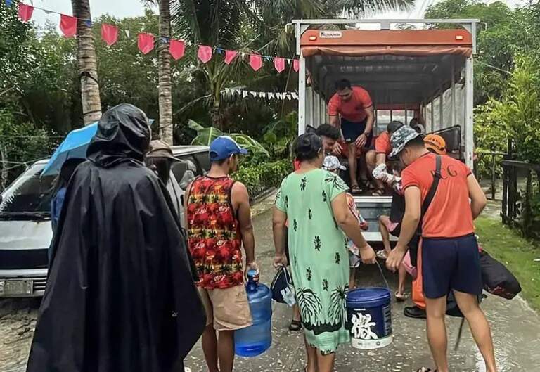 Más de 150 mil evacuados en Filipinas ante inminente llegada de tifón