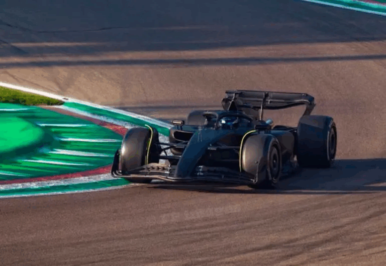 ¡’Checo’ Pérez volvió a la pista! Así fue su prueba con Cadillac