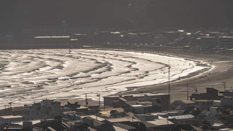 Japón registra pequeños tsunamis en la costa noreste tras un sismo en el mar