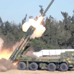 China dispara cohetes en 2º día de ejercicios militares cerca de Taiwán