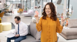 La relación entre beneficios laborales y el compromiso de los empleados, según Edenred