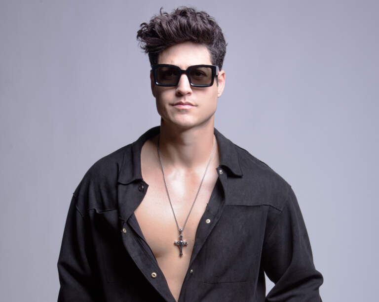 Jensen Ríos debuta en el rock en español con Suicida de Amor, un EP que convierte el desamor en resistencia