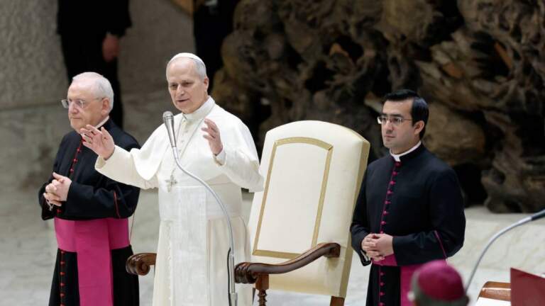 Papa León XIV alerta sobre peligros de chatbots y algoritmos en la IA