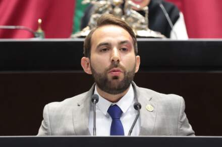 Plantean reforma que establece obligaciones para los prestadores del servicio de estacionamiento