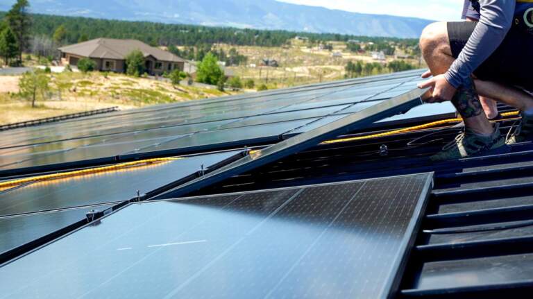 S-5 revoluciona los techos solares metálicos con anclajes que reducen peso y costos
