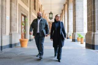 Sheinbaum marca distancia con Ricardo Salinas